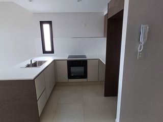 Foto 3 de Exclusivo Depto con vista al Paseo de la Costa - Nqn - (Toilette - baño - vestidor - dos balcones)