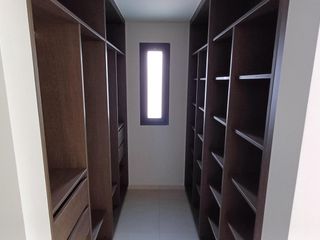 Foto 13 de Exclusivo Depto con vista al Paseo de la Costa - Nqn - (Toilette - baño - vestidor - dos balcones)