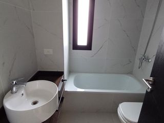 Foto 10 de Exclusivo Depto con vista al Paseo de la Costa - Nqn - (Toilette - baño - vestidor - dos balcones)