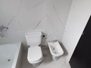 Foto 12 de Exclusivo Depto con vista al Paseo de la Costa - Nqn - (Toilette - baño - vestidor - dos balcones)