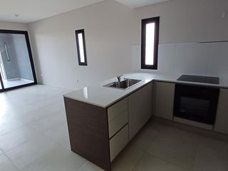 Foto 1 de Exclusivo Depto con vista al Paseo de la Costa - Nqn - (Toilette - baño - vestidor - dos balcones)