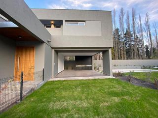 Foto 23 de Casa a Estrenar con la mejor ubicacion en Chacras de Coria. Barrio Privado Darragueira Park