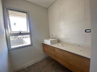 Foto 14 de Casa a Estrenar con la mejor ubicacion en Chacras de Coria. Barrio Privado Darragueira Park