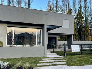 Foto 6 de Casa a Estrenar con la mejor ubicacion en Chacras de Coria. Barrio Privado Darragueira Park