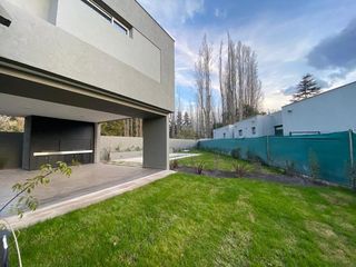 Foto 22 de Casa a Estrenar con la mejor ubicacion en Chacras de Coria. Barrio Privado Darragueira Park
