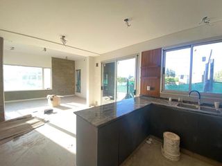 Foto 9 de Casa a Estrenar con la mejor ubicacion en Chacras de Coria. Barrio Privado Darragueira Park
