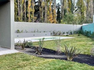 Foto 4 de Casa a Estrenar con la mejor ubicacion en Chacras de Coria. Barrio Privado Darragueira Park