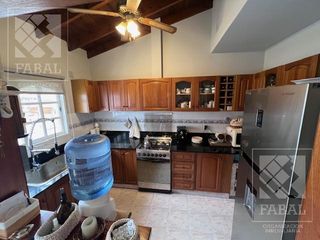 Foto 6 de Casa venta Santa Genoveva, 3 dormitorios, pileta y quincho