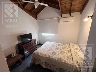Foto 12 de Casa venta Santa Genoveva, 3 dormitorios, pileta y quincho