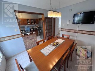 Foto 9 de Casa venta Santa Genoveva, 3 dormitorios, pileta y quincho