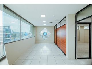 Foto 3 de Kennedy, Oficina en Venta, 170m2, 1 Ambiente