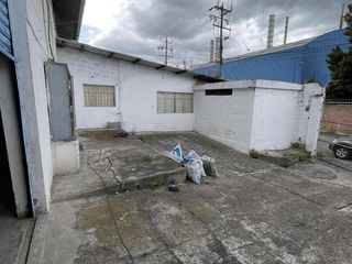 Foto 3 de Arriendo galpón almacenamiento industrial norte de Quito parque los recuerdos