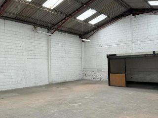 Foto 1 de Arriendo galpón almacenamiento industrial norte de Quito parque los recuerdos
