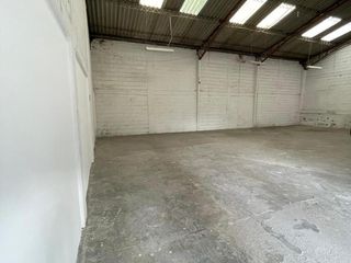Foto 5 de Arriendo galpón almacenamiento industrial norte de Quito parque los recuerdos