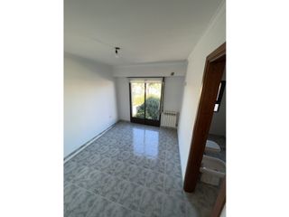 Foto 11 de Residencial-Depto. 1er piso a la calle!