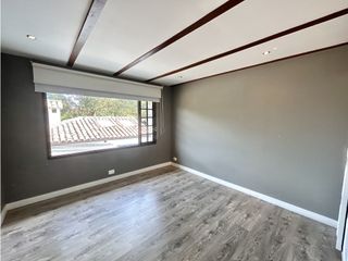 Foto 15 de INCREIBLE CASA EN SANTA ANA ORIENTAL-GRAN JARDIN-VENTA-RENTA