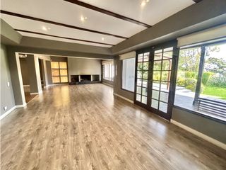 Foto 10 de INCREIBLE CASA EN SANTA ANA ORIENTAL-GRAN JARDIN-VENTA-RENTA