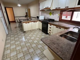 Foto 9 de SE ALQUILA DEPARTAMENTO DE 3 HABITACIONES Y COCHERA - DR. ADOLFO GUEMES ESQ SANTIAGO DEL ESTERO