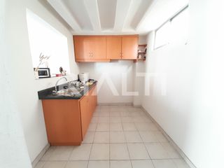 Foto 1 de Casa de 6 Habs. en Venta Sector el Recreo-La Clemencia