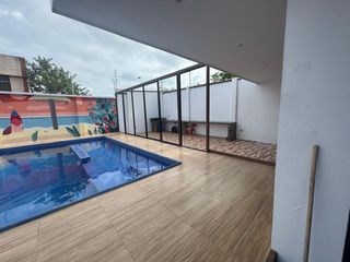 Foto 4 de Casa en venta en Tonsupa, a una cuadra playa.