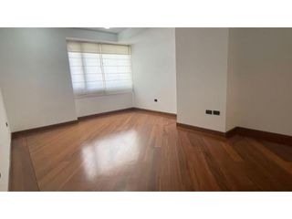 Foto 3 de Departamento en González Suárez 389 m² en renta – vista y lujo total
