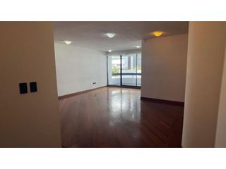 Foto 12 de Departamento en González Suárez 389 m² en renta – vista y lujo total