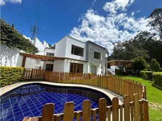 Foto 8 de Casas de arriendo con jardín piscina y vista en Tanda Nayón