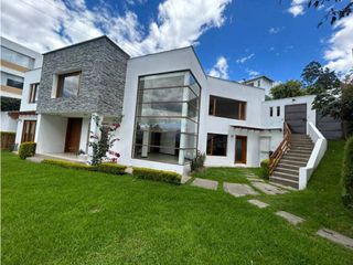 Foto 6 de Casas de arriendo con jardín piscina y vista en Tanda Nayón