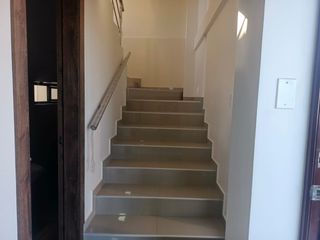 Foto 2 de Por estrenar casa amplia de 3 plantas en Martínez - Ambato