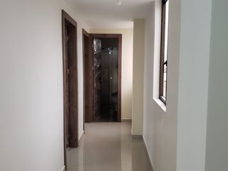 Foto 10 de Por estrenar casa amplia de 3 plantas en Martínez - Ambato