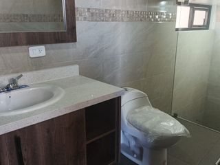 Foto 6 de Por estrenar casa amplia de 3 plantas en Martínez - Ambato