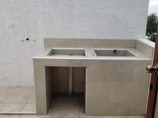 Foto 16 de Por estrenar casa amplia de 3 plantas en Martínez - Ambato