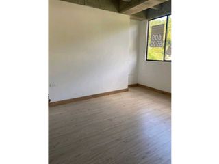 Foto 9 de Arriendo apartaestudio en la loma del indio