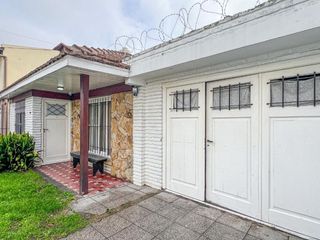 Foto 2 de Venta casa 4 amb 2 baños  Cochera ZonaConstitucion