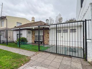 Foto 1 de Venta casa 4 amb 2 baños  Cochera ZonaConstitucion