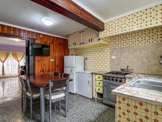 Foto 6 de Venta casa 4 amb 2 baños  Cochera ZonaConstitucion