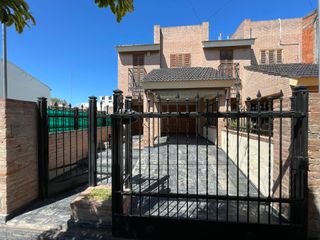 Foto 2 de VENTA DUPLEX 3 DORMITORIOS BARRIO SAN SALVADOR