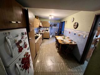 Foto 7 de VENDE CASA 4 DORMITORIOS SOBRE AV SABATTINI