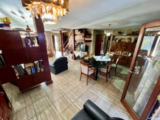 Foto 5 de VENDE CASA 4 DORMITORIOS SOBRE AV SABATTINI