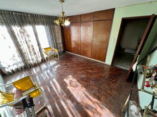 Foto 15 de VENDE CASA 4 DORMITORIOS SOBRE AV SABATTINI