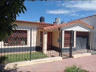 Foto 8 de VENTA CASA TRES DORMITORIOS COCHERA EN CRISOL SUD