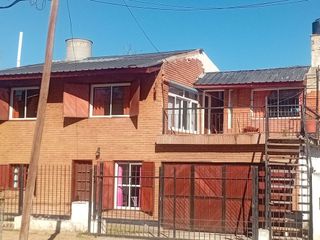 Foto 1 de VENTA CASA 4 DORMITORIOS CARLOS PAZ