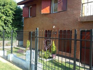Foto 2 de VENTA CASA 4 DORMITORIOS CARLOS PAZ