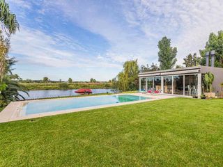 Foto 70 de Venta  Casa 35 mts de costa al Rio/ apto credito