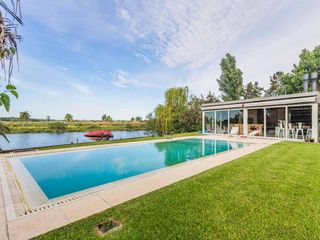 Foto 9 de Venta  Casa 35 mts de costa al Rio/ apto credito