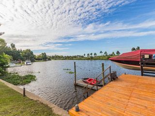Foto 84 de Venta  Casa 35 mts de costa al Rio/ apto credito