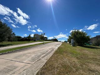 Foto 2 de VENTA LOTE 1700 M2 EN COUNTRY ALTOS DE CARLOS PAZ