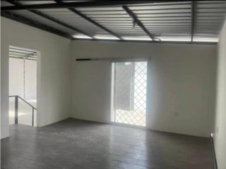 Foto 8 de Valle de Los Chillos, Galpón, en Renta, 300m2, 1 Ambientes