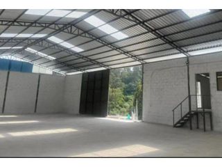 Foto 4 de Valle de Los Chillos, Galpón, en Renta, 300m2, 1 Ambientes