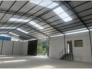 Foto 9 de Valle de Los Chillos, Galpón, en Renta, 300m2, 1 Ambientes